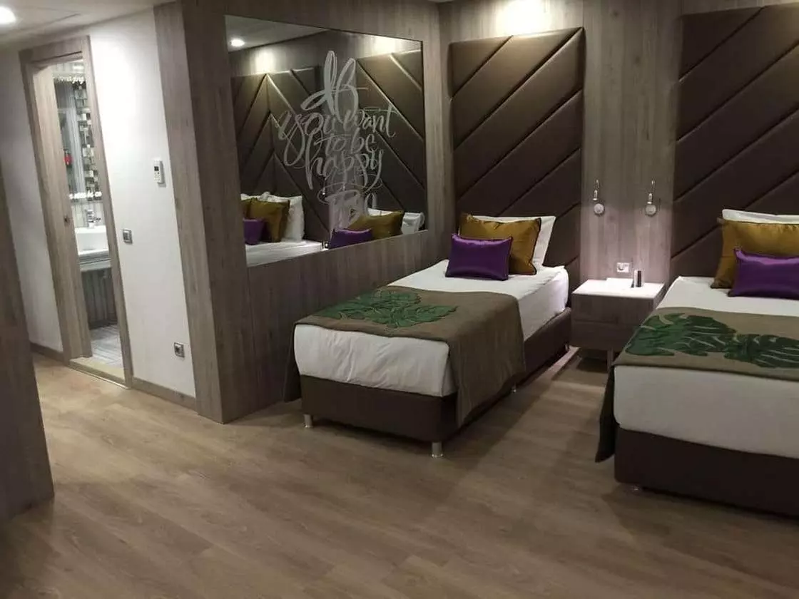 DELHINBEGRAND_SHABAVIZ (14).jpg